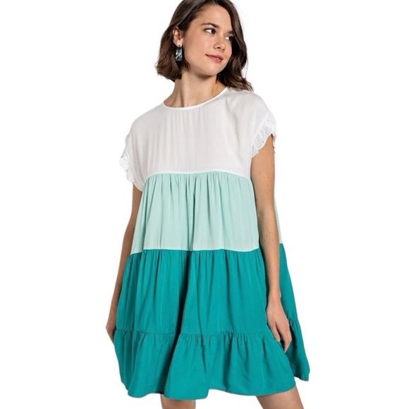 🎄Gigi’s Lindey Color Block Babydoll Dress - Picture 1 of 7